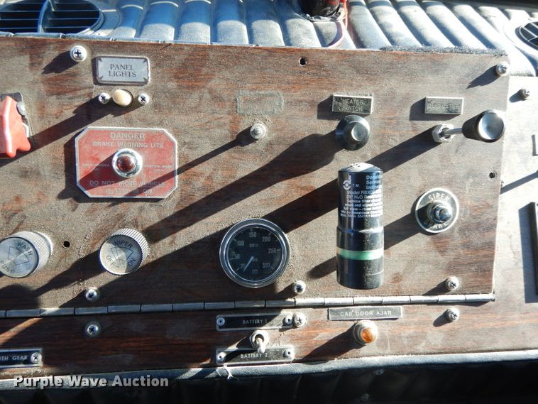 image for item DF6454 1982 Grumman HR101  pumper fire truck