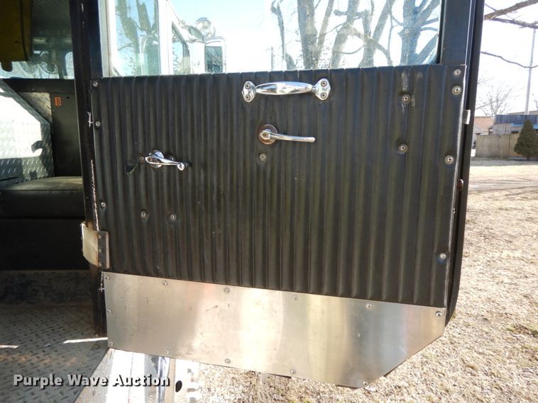 image for item DF6454 1982 Grumman HR101  pumper fire truck