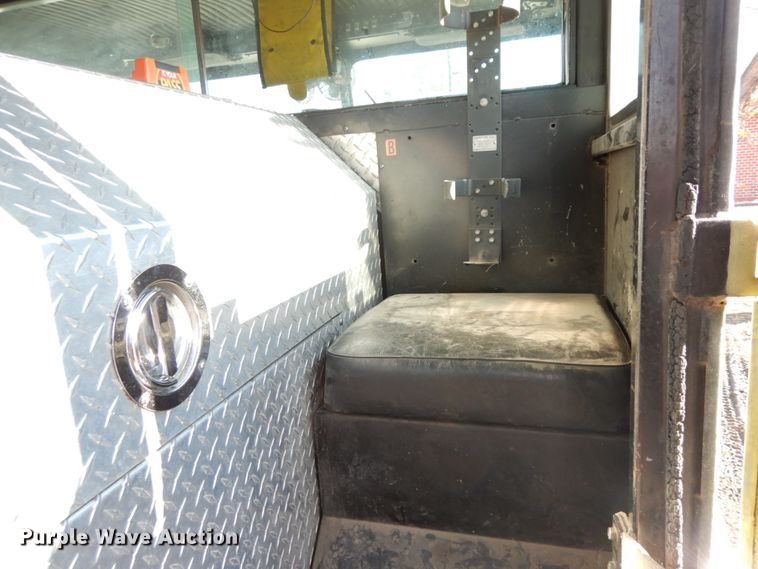 image for item DF6454 1982 Grumman HR101  pumper fire truck