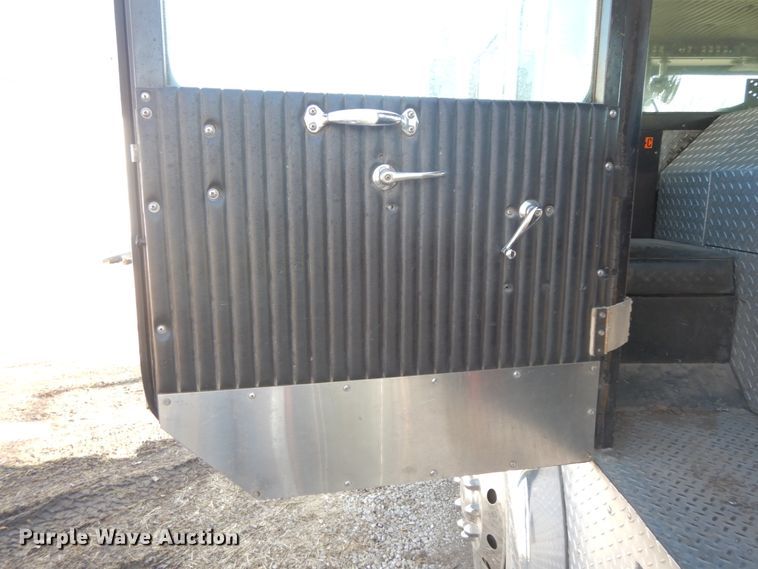 image for item DF6454 1982 Grumman HR101  pumper fire truck