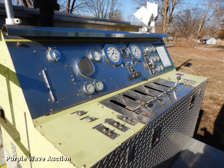 image for item DF6454 1982 Grumman HR101  pumper fire truck