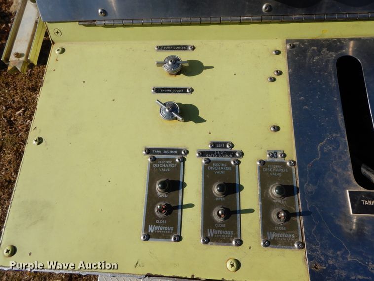 image for item DF6454 1982 Grumman HR101  pumper fire truck