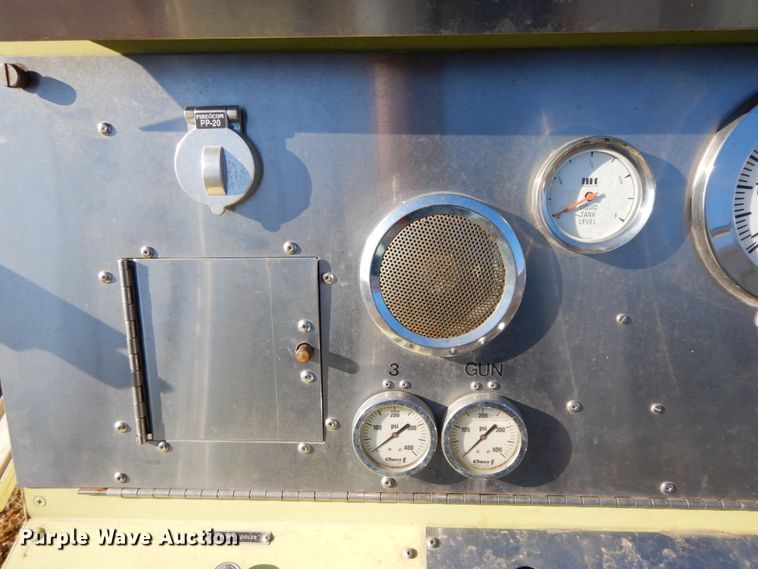 image for item DF6454 1982 Grumman HR101  pumper fire truck