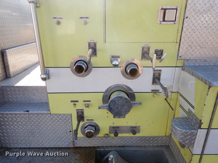 image for item DF6454 1982 Grumman HR101  pumper fire truck