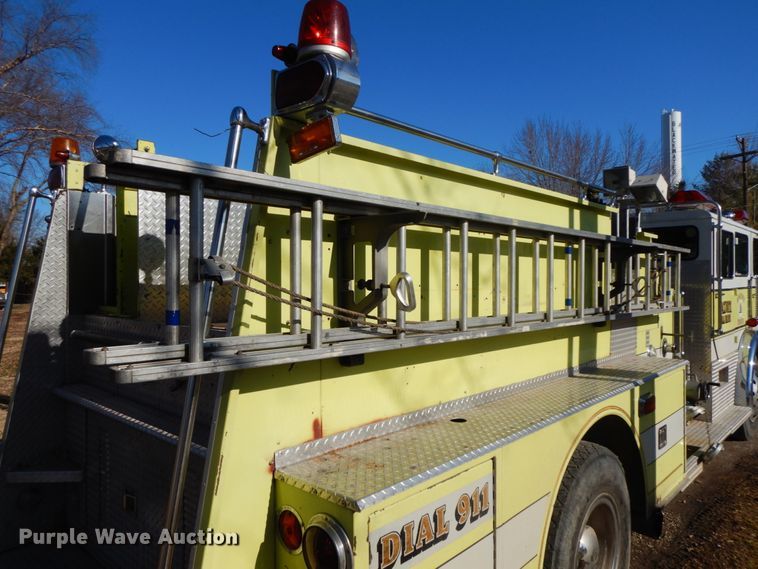 image for item DF6454 1982 Grumman HR101  pumper fire truck