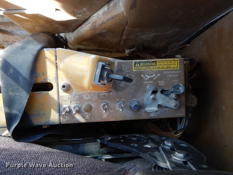 image for item DF6464 1989 Caterpillar 140G  motor grader