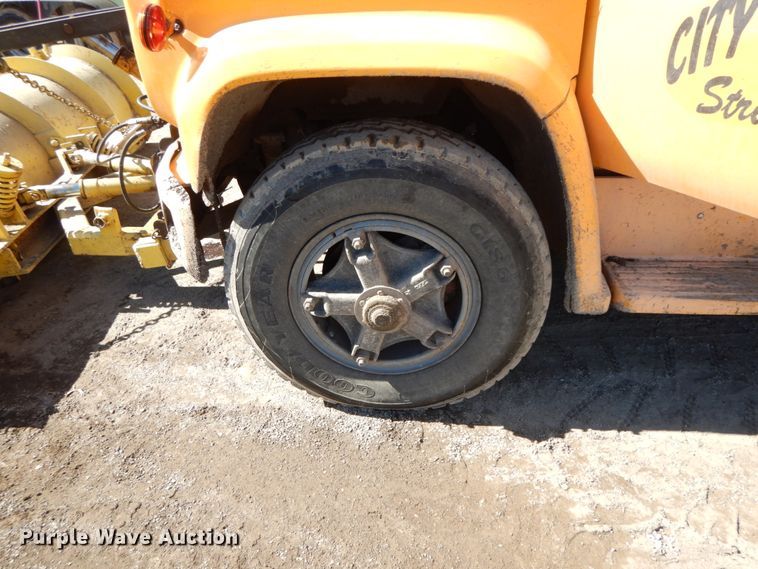 image for item DF6466 1987 Chevrolet C70  dump truck