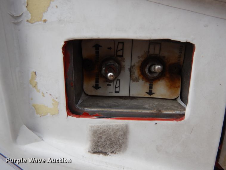 image for item DF6499 1999 MCI 120-EL3  coach bus