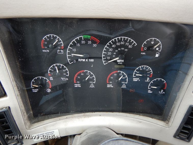 image for item DF6499 1999 MCI 120-EL3  coach bus