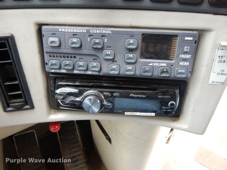 image for item DF6499 1999 MCI 120-EL3  coach bus