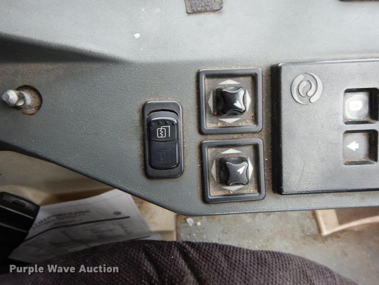 image for item DF6499 1999 MCI 120-EL3  coach bus