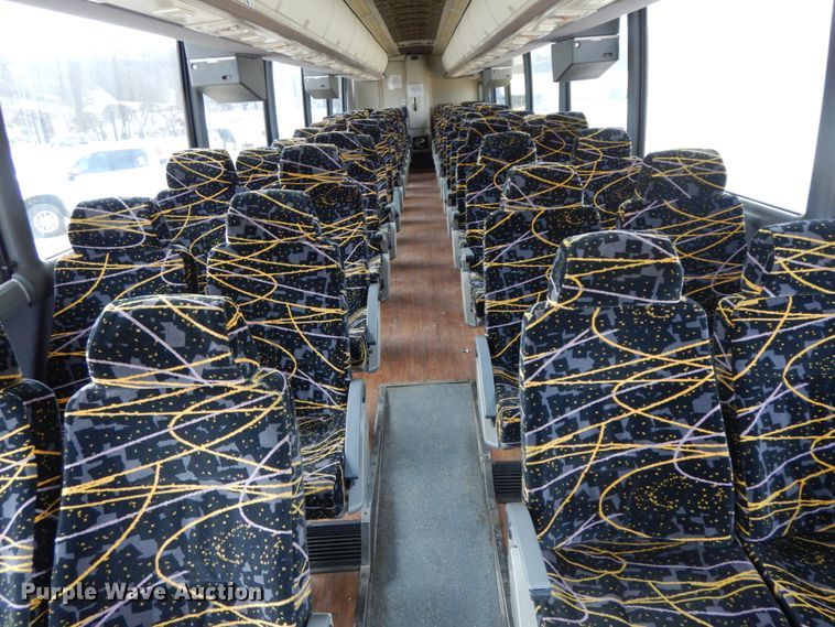 image for item DF6499 1999 MCI 120-EL3  coach bus