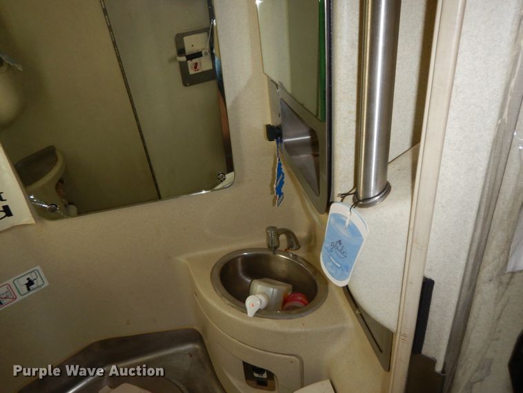 image for item DF6499 1999 MCI 120-EL3  coach bus