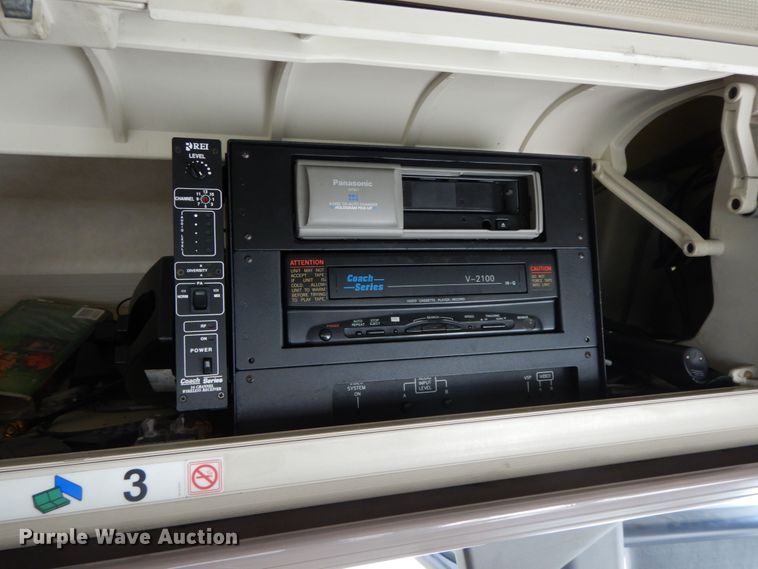 image for item DF6499 1999 MCI 120-EL3  coach bus