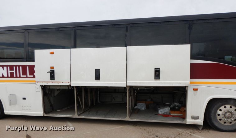 image for item DF6499 1999 MCI 120-EL3  coach bus