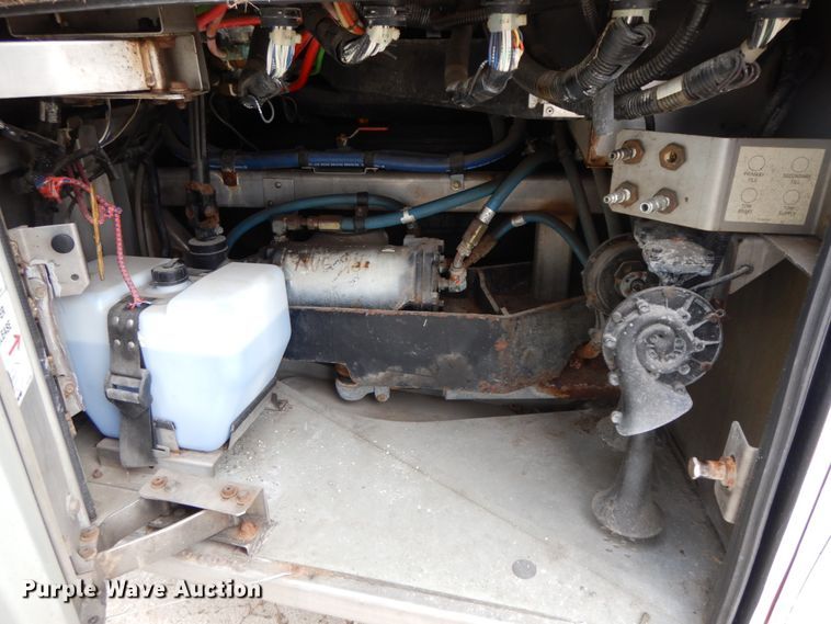 image for item DF6499 1999 MCI 120-EL3  coach bus