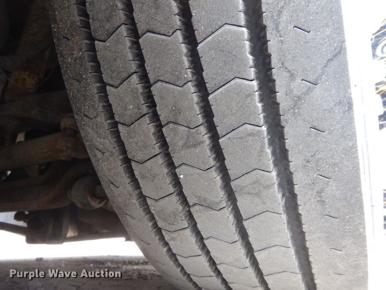 image for item DF6499 1999 MCI 120-EL3  coach bus