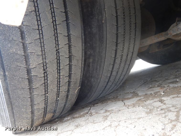 image for item DF6499 1999 MCI 120-EL3  coach bus