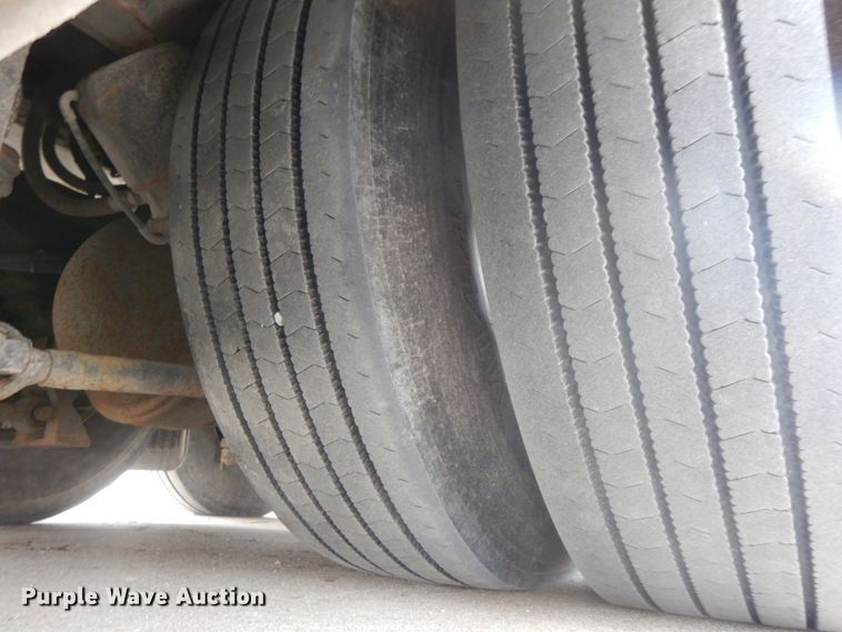 image for item DF6499 1999 MCI 120-EL3  coach bus