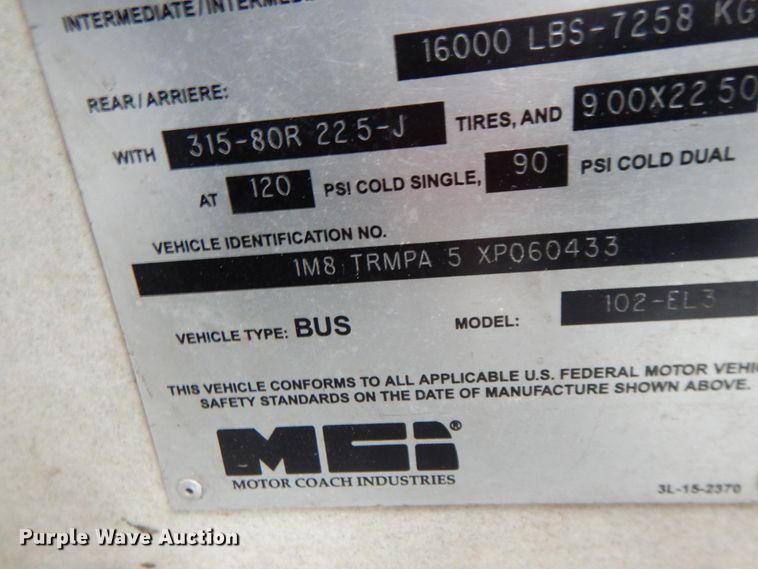 image for item DF6499 1999 MCI 120-EL3  coach bus