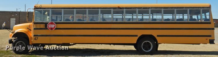 image for item DG1588 1992 International 3800  school bus