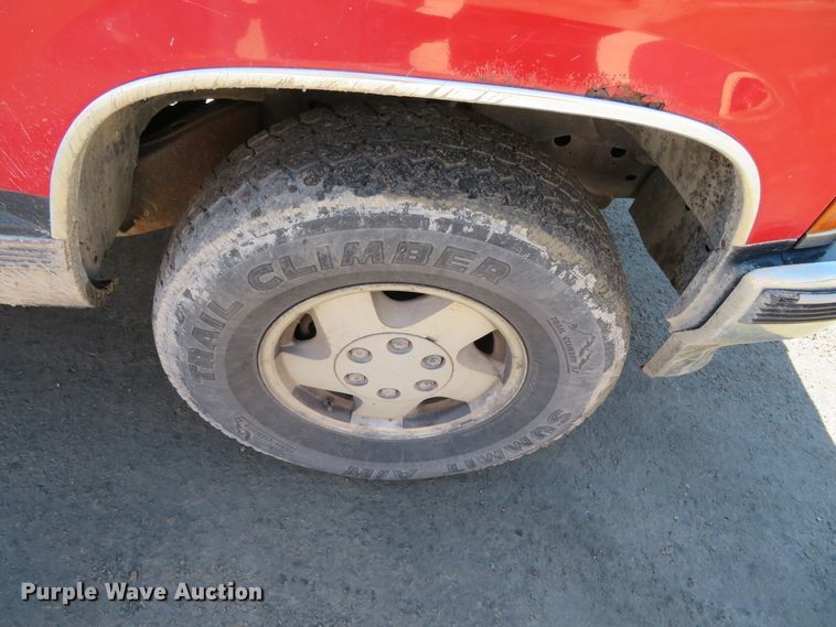 image for item DH0677 1994 Chevrolet K1500  pickup truck