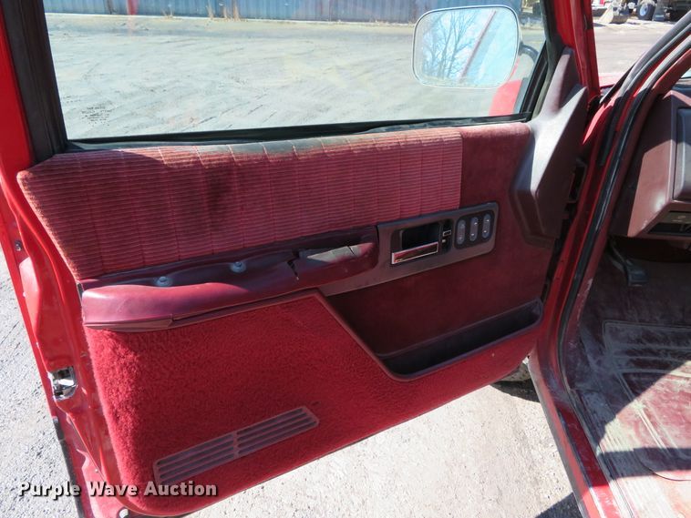 image for item DH0677 1994 Chevrolet K1500  pickup truck