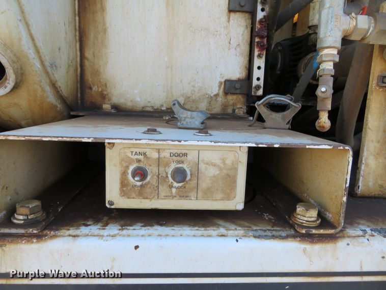 image for item DH0699 2011 Freightliner Business Class M2  sewer jetter truck