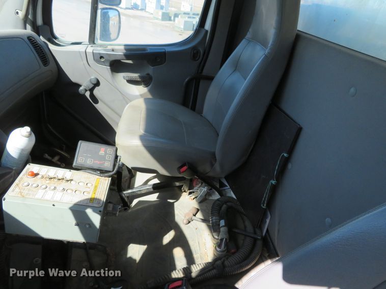 image for item DH0699 2011 Freightliner Business Class M2  sewer jetter truck