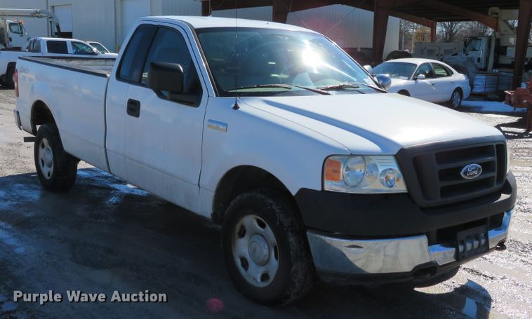 image for item DH0701 2005 Ford F150XL  pickup truck