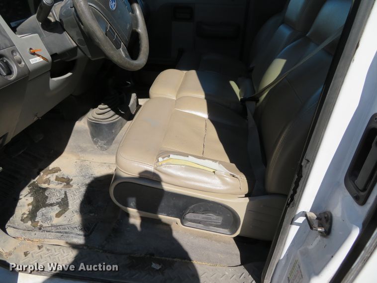 image for item DH0701 2005 Ford F150XL  pickup truck