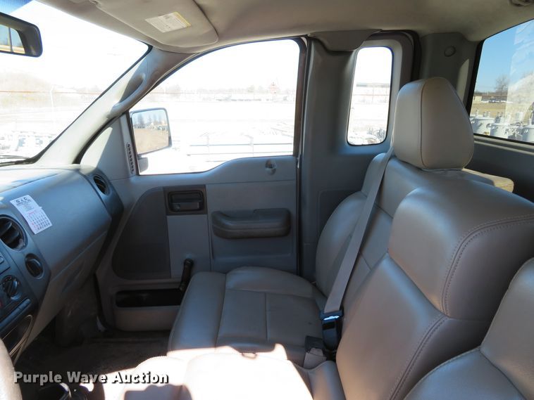 image for item DH0701 2005 Ford F150XL  pickup truck