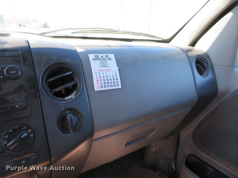 image for item DH0701 2005 Ford F150XL  pickup truck