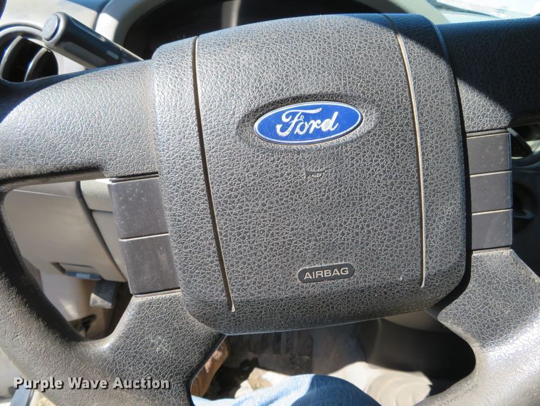 image for item DH0701 2005 Ford F150XL  pickup truck