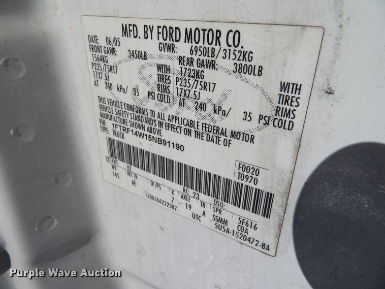 image for item DH0701 2005 Ford F150XL  pickup truck