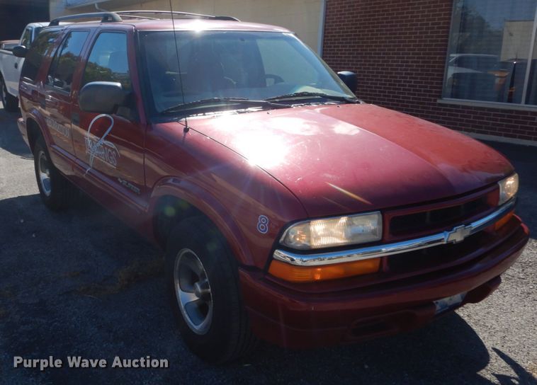 image for item DH5222 2002 Chevrolet Blazer  SUV