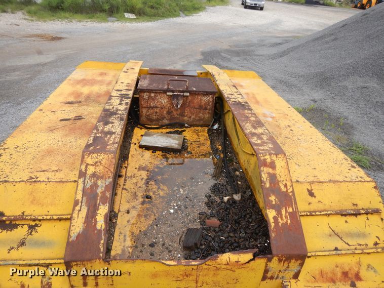 image for item DI7738 Equipment trailer