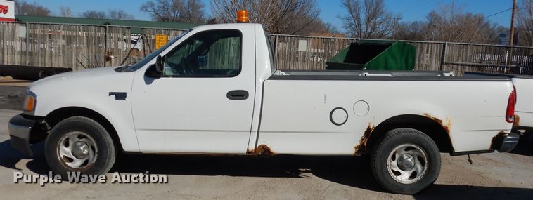image for item DJ2834 2001 Ford F150  pickup truck
