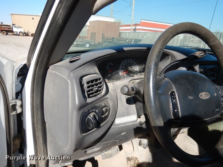 image for item DJ2834 2001 Ford F150  pickup truck