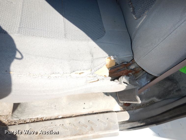 image for item DJ2834 2001 Ford F150  pickup truck