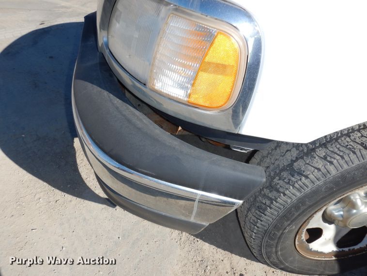 image for item DJ2834 2001 Ford F150  pickup truck