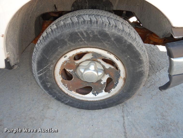 image for item DJ2834 2001 Ford F150  pickup truck