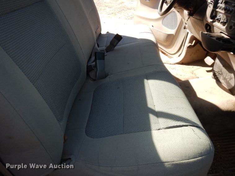 image for item DJ2834 2001 Ford F150  pickup truck