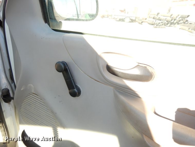 image for item DJ2834 2001 Ford F150  pickup truck