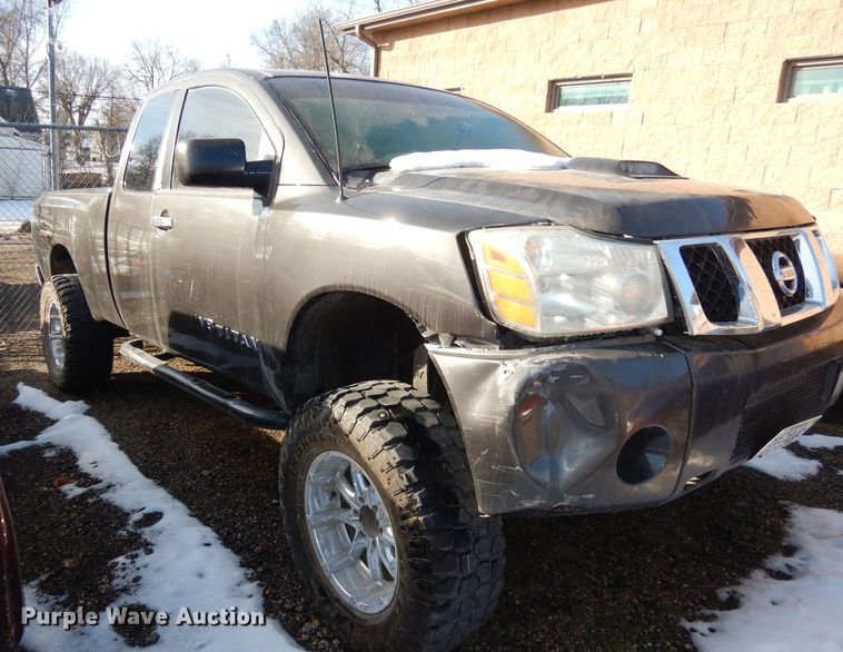 image for item DJ2846 2004 Nissan Titan  King Cab pickup truck