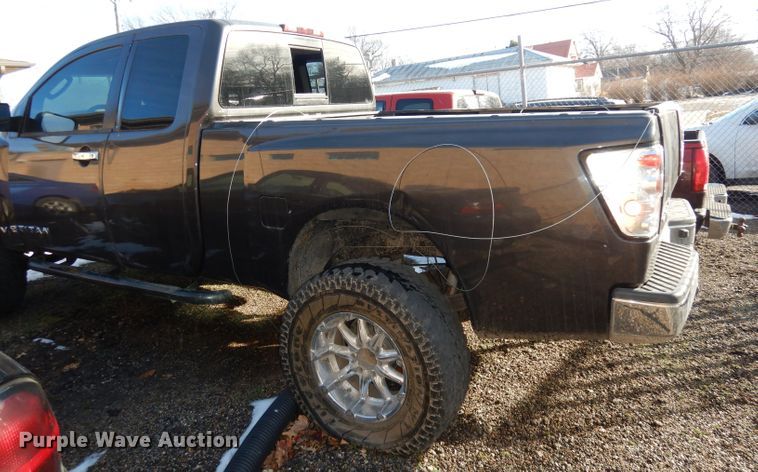 image for item DJ2846 2004 Nissan Titan  King Cab pickup truck