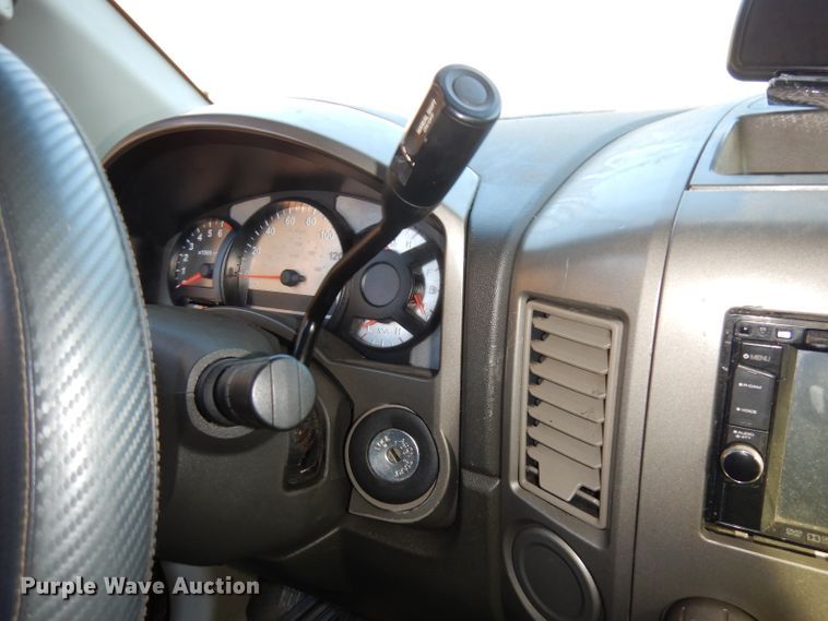 image for item DJ2846 2004 Nissan Titan  King Cab pickup truck