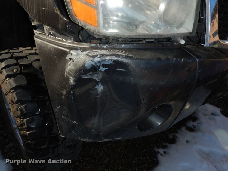 image for item DJ2846 2004 Nissan Titan  King Cab pickup truck