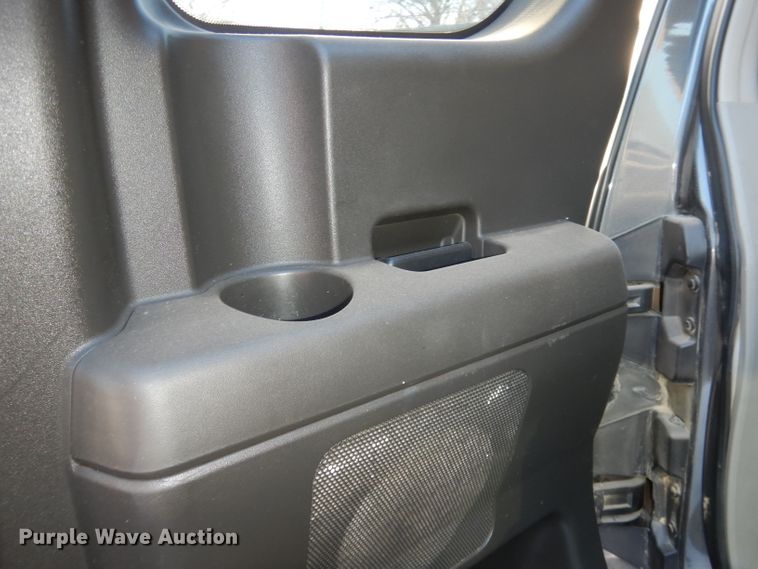 image for item DJ2846 2004 Nissan Titan  King Cab pickup truck