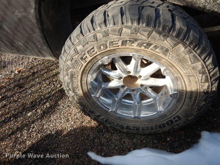 image for item DJ2846 2004 Nissan Titan  King Cab pickup truck